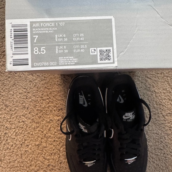 Nike Air Force 1 ’07 Low – Black/White – Women’s 8.5 / Men’s 7 - Picture 4 of 5